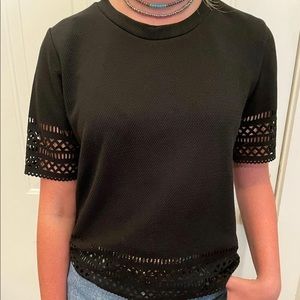 Black laser cut stop
Size medium
Model is a small